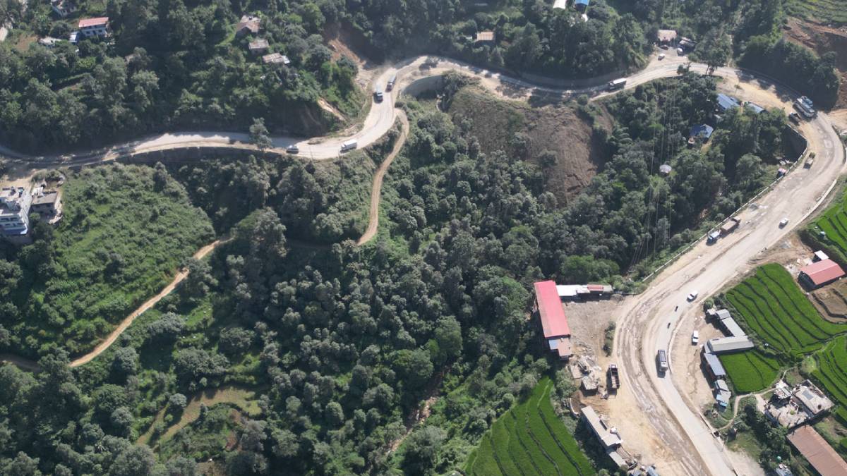 नागढुंगा नौबिसे सडक दैनिक पाँच घण्टा बन्द हुने