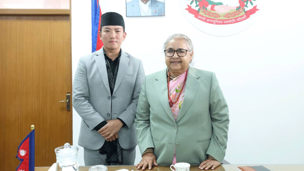 सुहाङलाई प्रधानमन्त्रीले भनिन्- तपाईँहरुजस्तो युवा आउनुपर्छ र देशको बागडोर सम्हाल्नुपर्छ