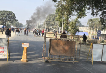 सुनसरीमा तस्करी नियन्त्रणको क्रममा गोली काण्ड, चालकको ज्यान गएपछि राजमार्ग ठप्प