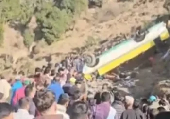 भारतको हिमाचलमा सडक दुर्घटना : मृत्यु हुनेको सङ्ख्या १४ पुग्यो