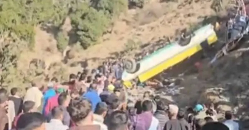 भारतको हिमाचलमा सडक दुर्घटना : मृत्यु हुनेको सङ्ख्या १४ पुग्यो