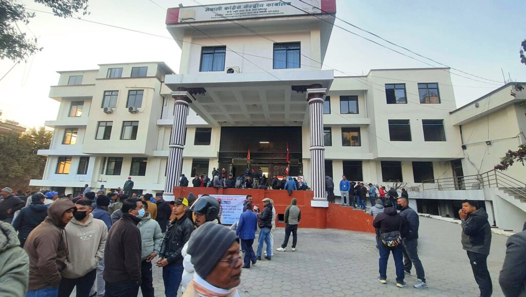 राष्ट्रिय झण्डालाई पाखुरा, कम्मर र घाँटीमा ज्याकेट या मफलर जस्तो बनाएर नबेर्न कांग्रेसको सर्कुलर