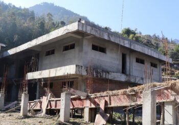 धवलागिरी अस्पताल भवन : तीन पटक म्याद थप गर्दा काम अधुरै
