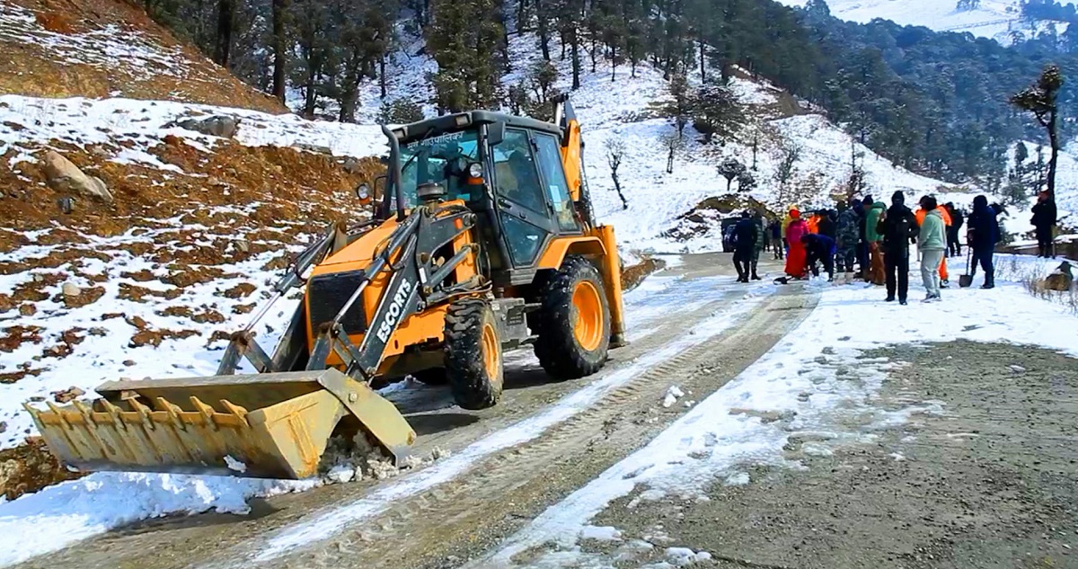 हिमपातले अवरुद्ध कागबेनी–मुक्तिनाथ सडक सञ्चालन