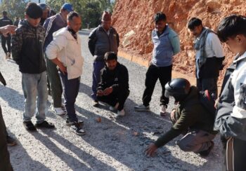 ‘बिटुमिन’ जम्न नपाउँदा कालोपत्र भत्कियो, सुधार गर्ने प्रतिबद्धता