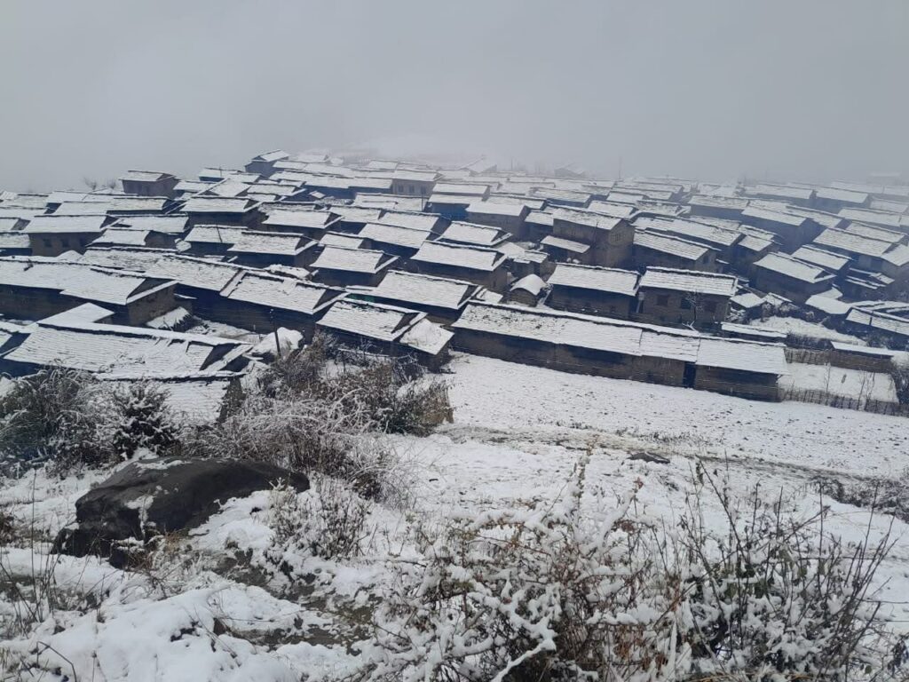 म्याग्दीको गुुर्जा र घोडेपानीमा हिमपात