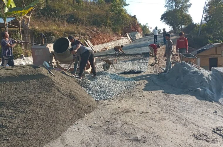 दमौली–केशवटार जोड्ने सडक कालोपत्र