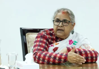 निर्वाचनबारे छलफल गर्न प्रधानमन्त्रीले बोलाइन् मन्त्रीहरूसहितको बैठक