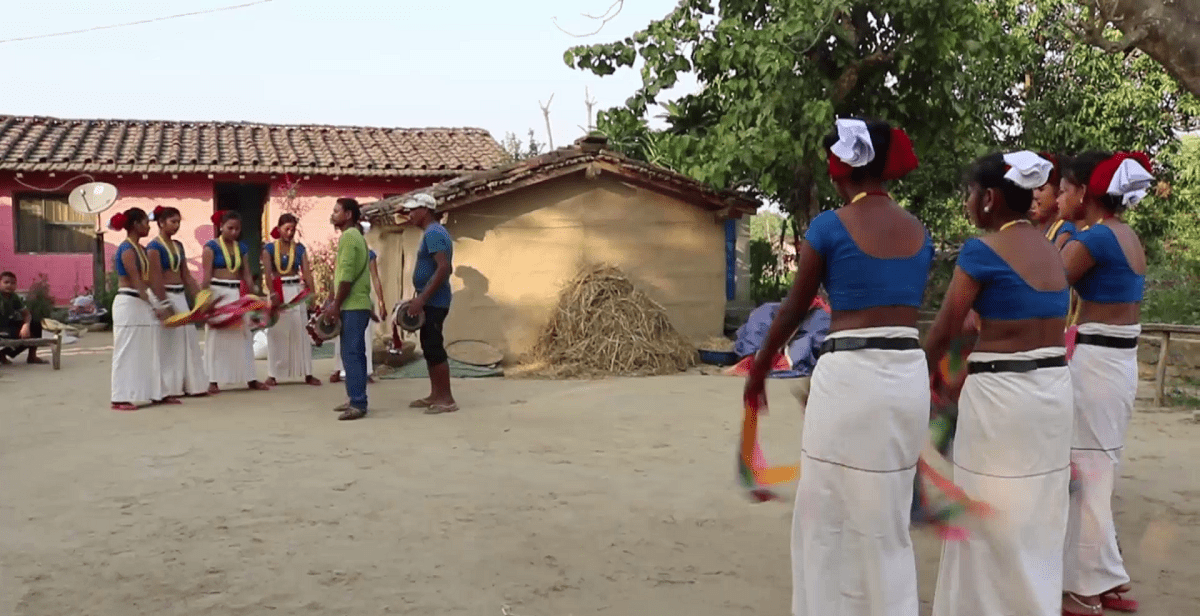 थारू समुदायमा हराउँदै घरको योजना बनाउने चलन