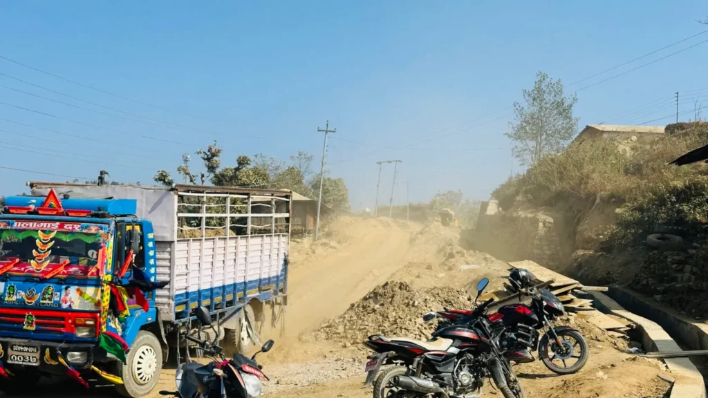 भोट फेरिन्छ, सत्ता फेरिन्छ; उदयपुर–२ को सडक किन फेरिँदैन?