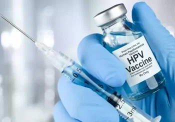 बाजुरामा एक हजार आठ सय किशोरीलाई पाठेघर मुखको क्यान्सरविरुद्ध खोप लगाइँदै